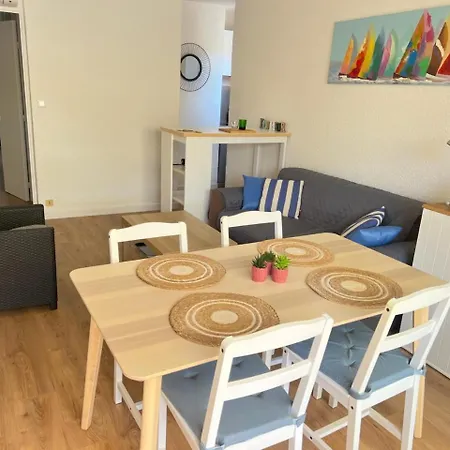 Apartment T2 Climatise Proche Centre Et *