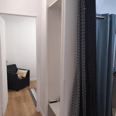 Apartment T2 Climatise Proche Centre Et *